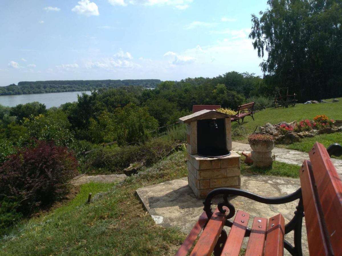 Villa Kornelija Stari Slankamen Bagian luar foto